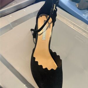 Chic Black Scalloped Women's Heels